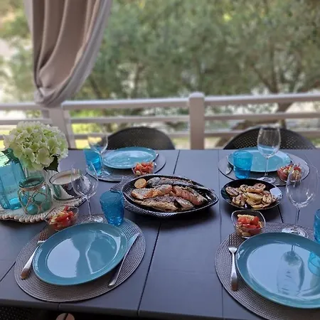 مكان تخييم Naomi Amelie *