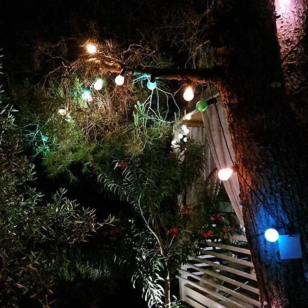 مكان تخييم Naomi Amelie يزيرا