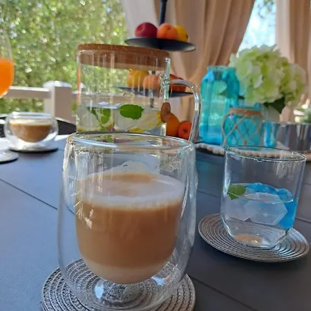 Naomi Amelie مكان تخييم