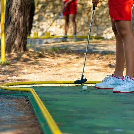 Naomi Amelie * يزيرا