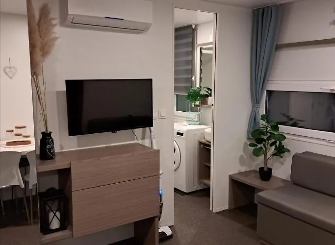 Kamp Naomi Amelie Jezera